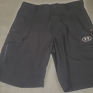 Under Armour Performance Cargo Shorts Men's 34 R Hiking Camping Golf Flaws